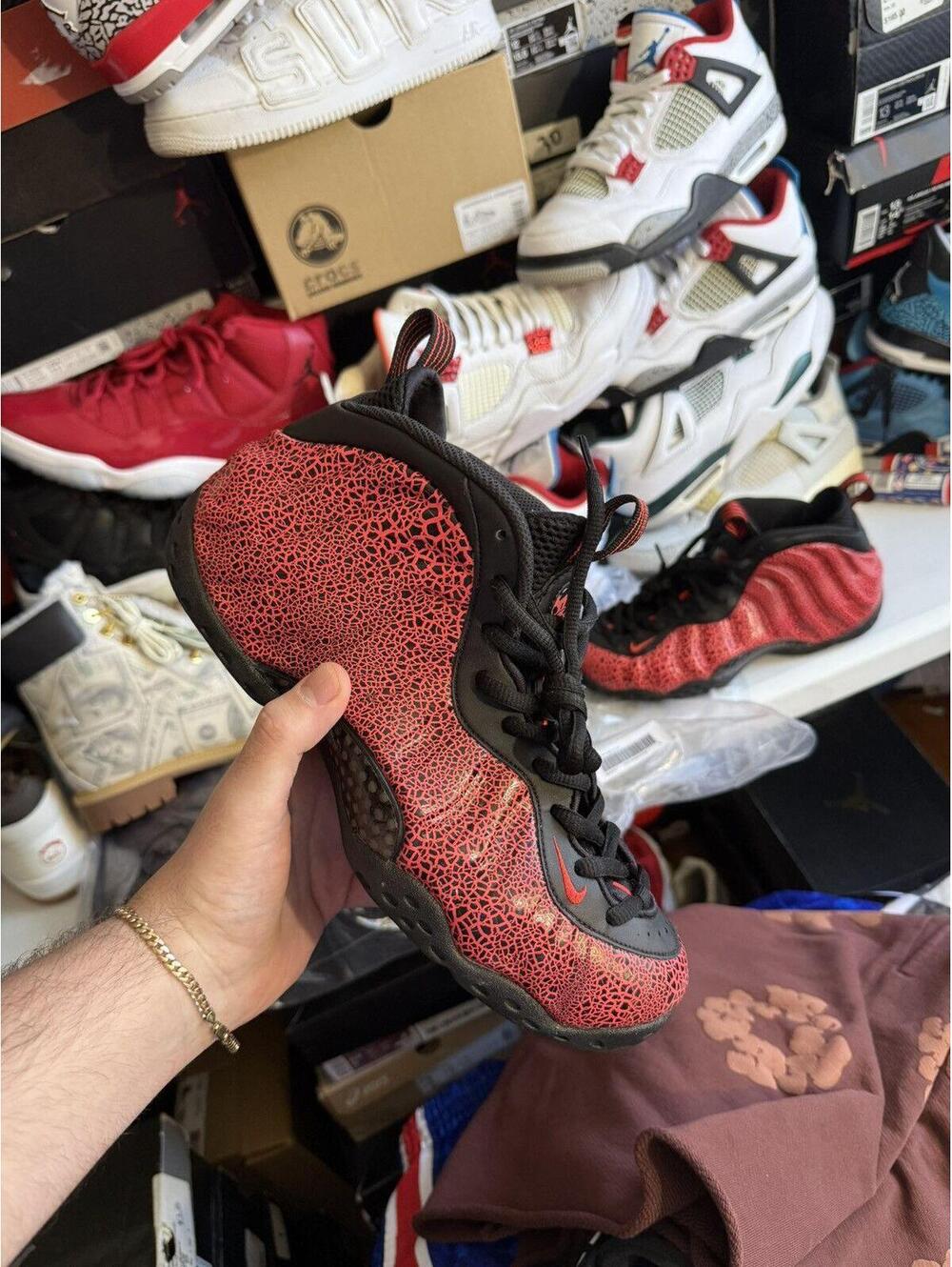 Nike foamposite cracked lava sz 9